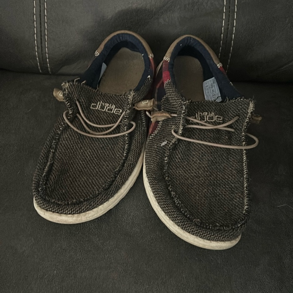 Used men’s Heydudes